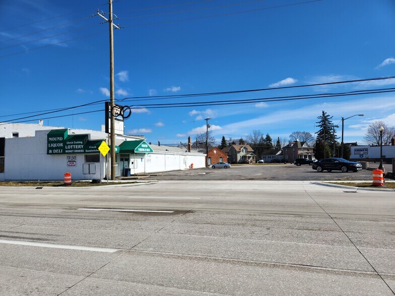 Primary Photo Of 31830 Mound Rd, Warren Freestanding For Lease