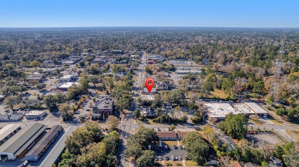 More Photos Of 208 N Cedar St, Summerville Office For Sale