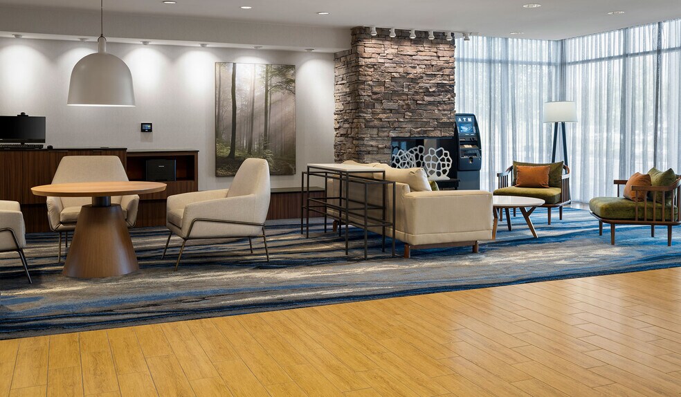 More Photos Of 10495 Crosspoint Blvd, Indianapolis Hotel For Sale