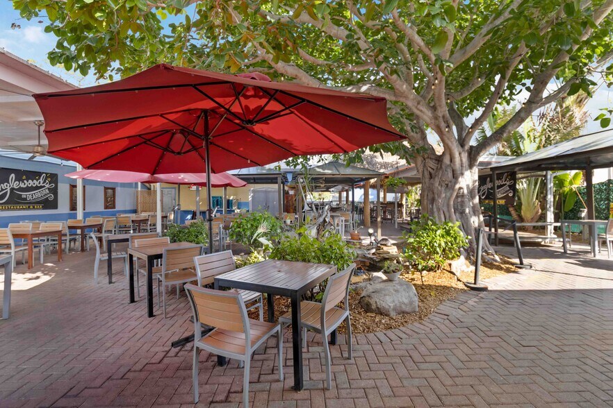 More Photos Of 362 W Dearborn St, Englewood Storefront For Sale