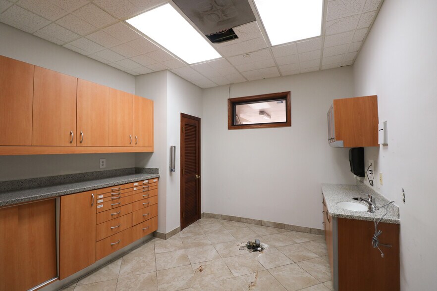 More Photos Of 3401 N Federal Hwy, Boca Raton Office For Lease
