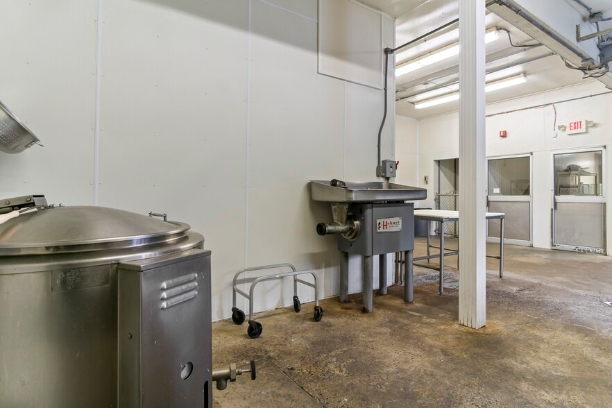 More Photos Of 2983 Cove Mountain Rd, Martinsburg Convenience Store For Sale