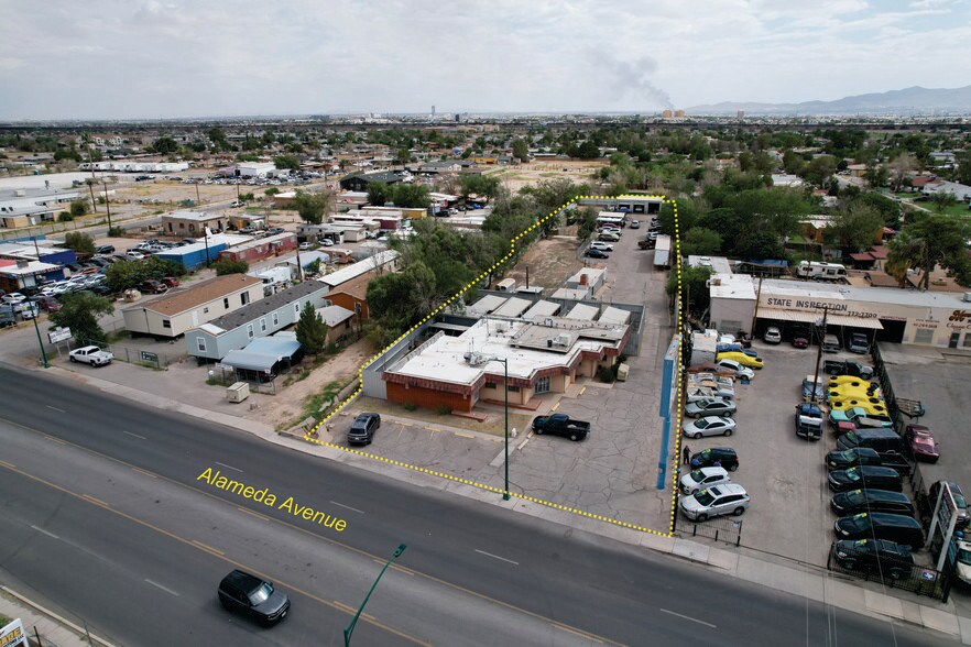 More Photos Of 7184 Alameda Ave, El Paso Veterinarian Kennel For Sale