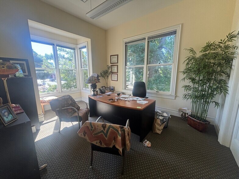More Photos Of 403 Martin Luther King Jr., Oakland Office For Sale