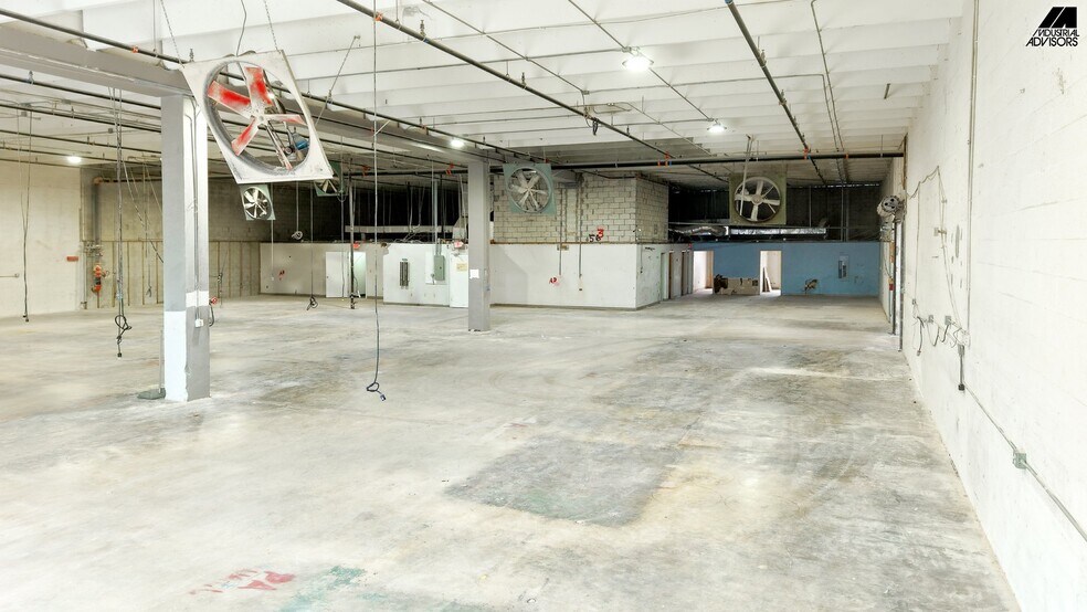 More Photos Of 16350 NW 48th Ave, Miami Warehouse For Lease