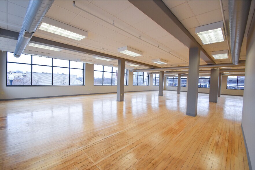 More Photos Of 57 Canal St, Lockport Office For Lease