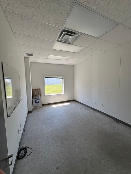 More Photos Of 66850 Executive Dr, Saint Clairsville Warehouse For Lease