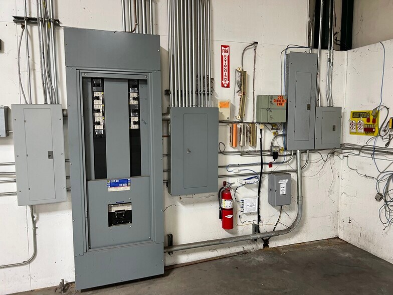 More Photos Of 220 Commerce Pky, Pelham Light Manufacturing For Lease