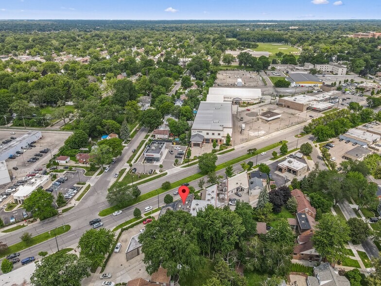 More Photos Of 18120 Mack Ave, Grosse Pointe Storefront Retail Office For Sale