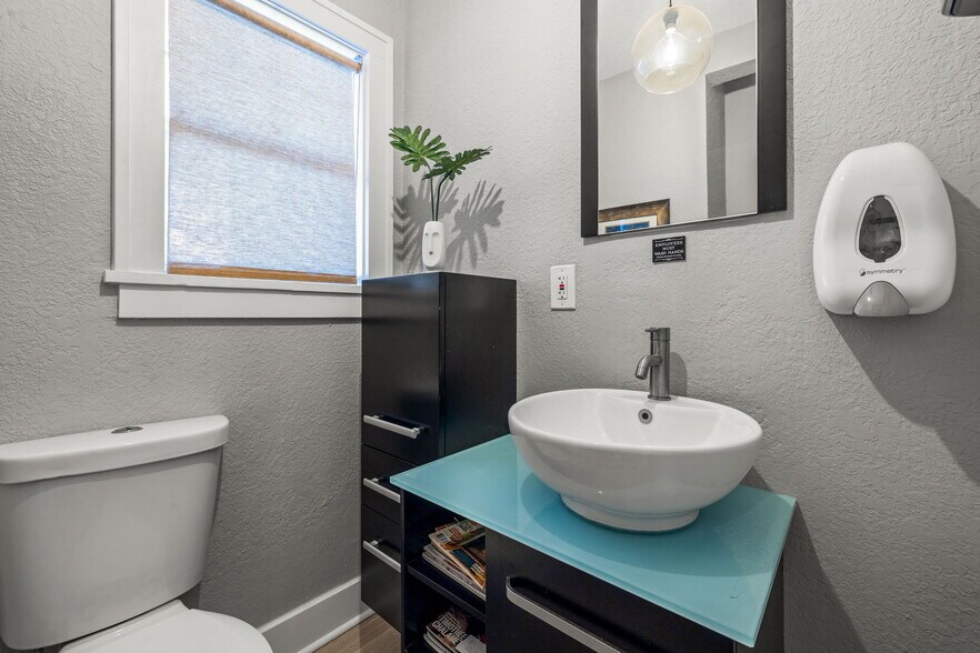 More Photos Of 2801 7th Ave N, Saint Petersburg Hospitality For Sale