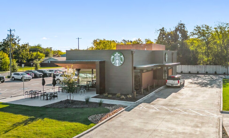 Primary Photo Of 1703 S 18th St, Waco Fast Food For Sale