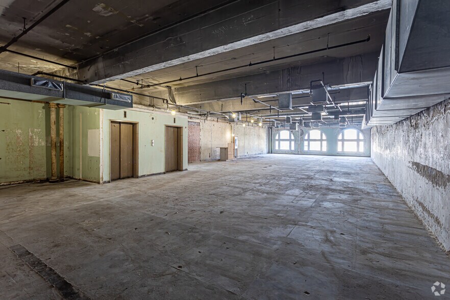 More Photos Of 714 Canal St, New Orleans Storefront Retail Office For Lease