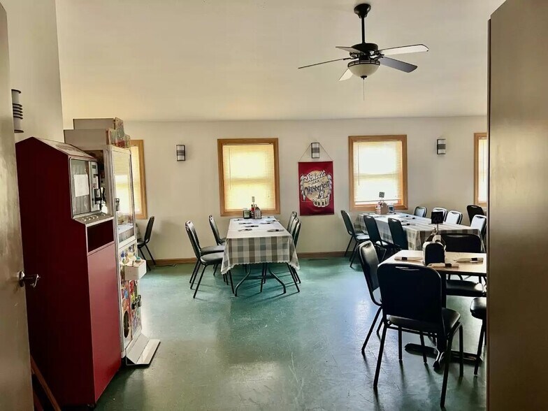 More Photos Of 107 N Main St, Rosholt Bar For Sale