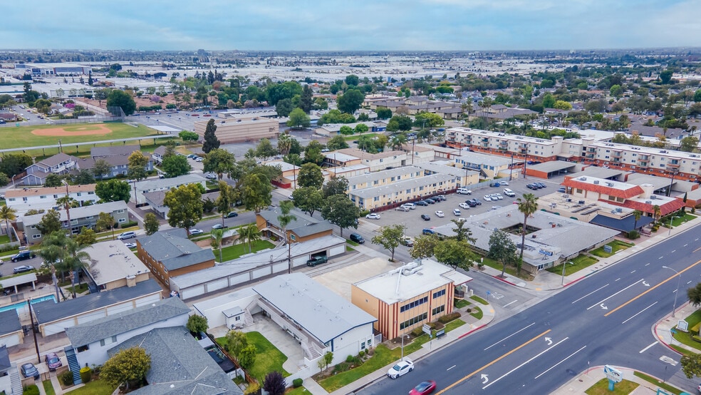 More Photos Of 2000 E Chapman Ave, Fullerton Medical For Lease