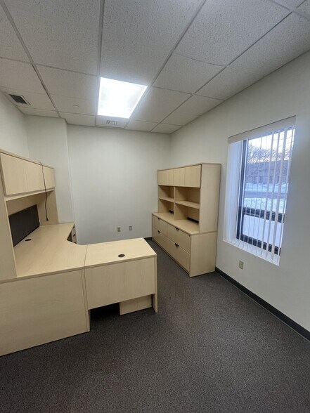 More Photos Of 23 Business Park Dr, Branford Research And Development For Lease