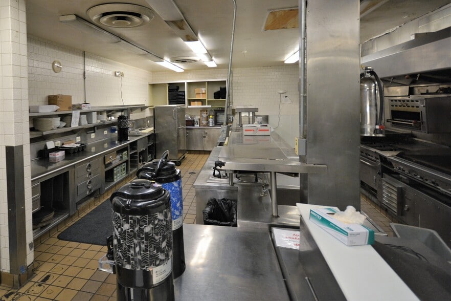 More Photos Of 1929 4th St, Eureka Hotel For Sale