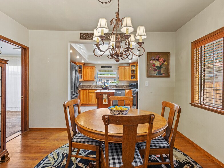 More Photos Of 331 Allen Ave, Glendale Multifamily For Sale