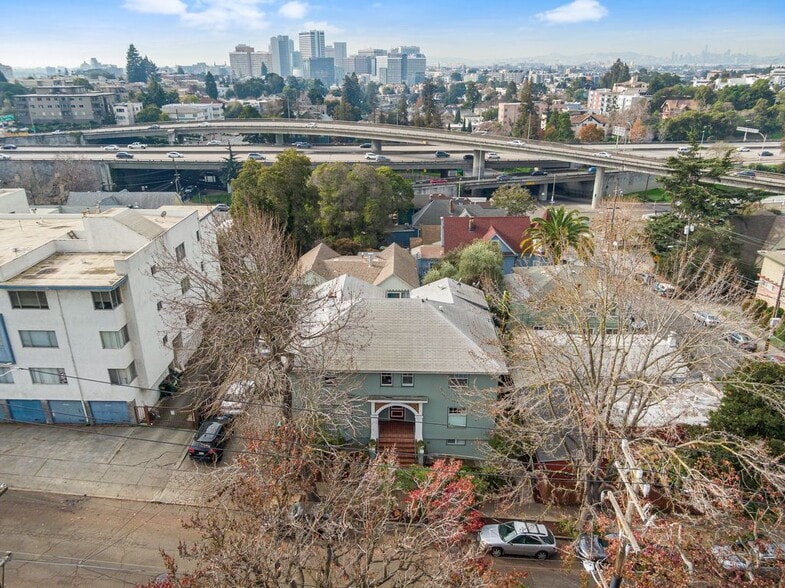 More Photos Of 95 Moss Ave, Oakland Apartments For Sale