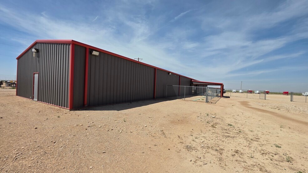 More Photos Of 8211 E County Road 62, Midland Warehouse For Sale