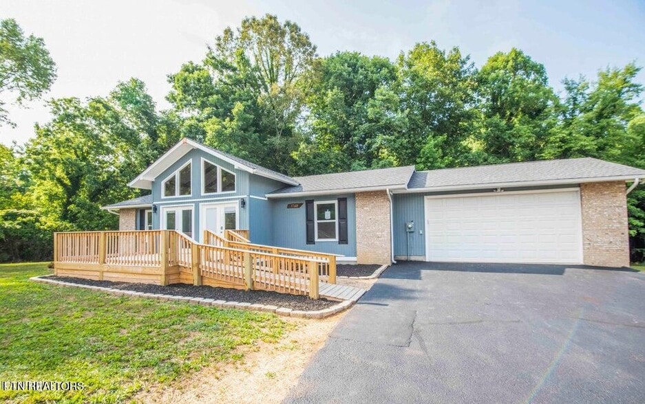 More Photos Of 1723 Roane State Hwy, Harriman Flex For Sale