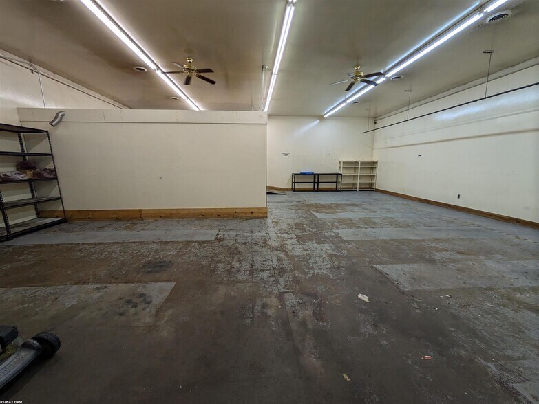 More Photos Of 35850 Utica Rd, Clinton Township General Retail For Sale