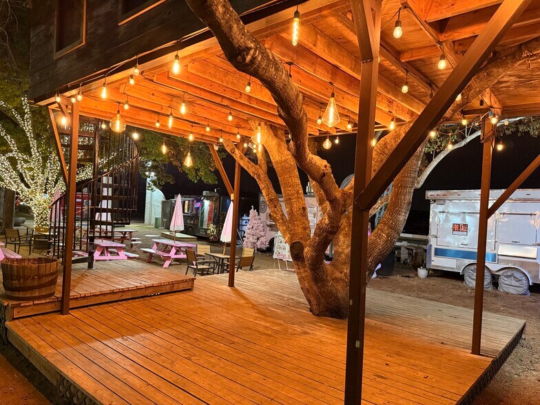 More Photos Of 7701 Colton Bluff Springs Rd, Austin Flex For Lease