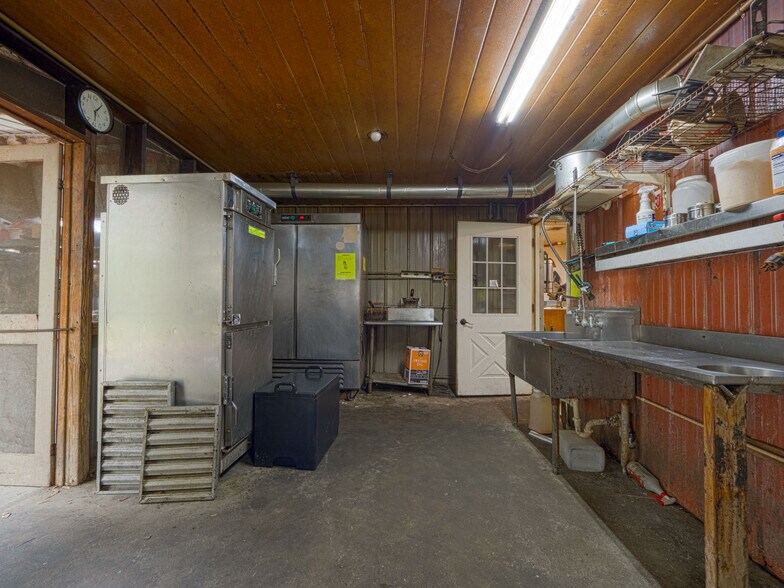 More Photos Of 340 Northview Dr, Jesup Restaurant For Sale