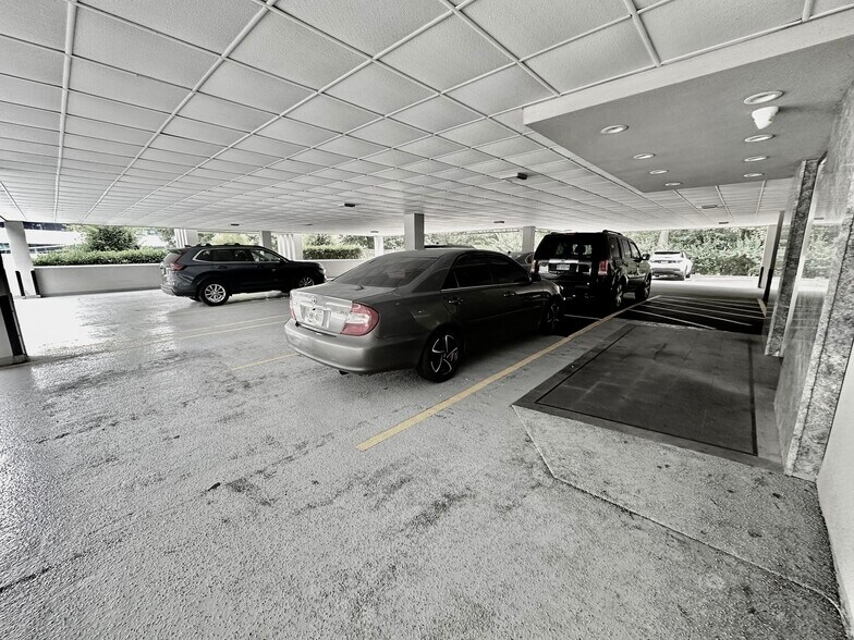 More Photos Of 81 Holly Hill Ln, Greenwich Office For Lease