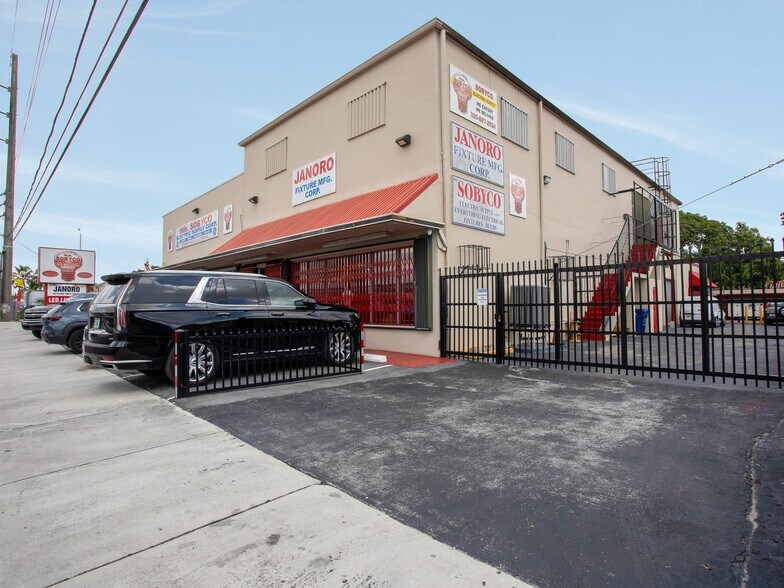 More Photos Of 249 W 29th St, Hialeah Freestanding For Sale