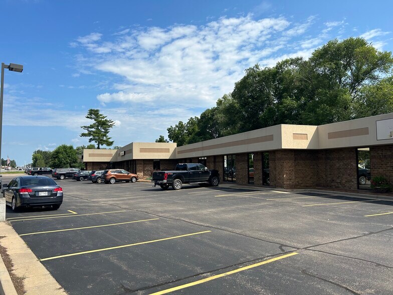 More Photos Of 1820 Post Rd, Plover Storefront Retail Office For Lease