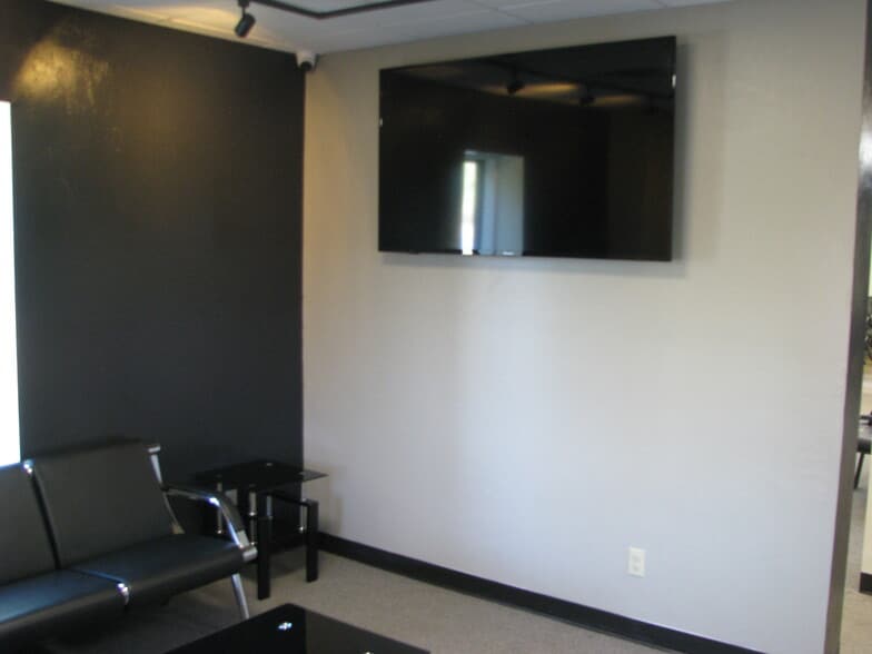 More Photos Of 3600 Velp Ave, Howard Light Distribution For Lease