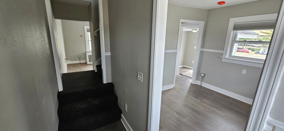 More Photos Of 436 E Dixie Dr, Dayton Freestanding For Lease