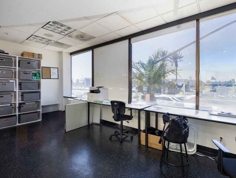 More Photos Of 5155 W Rosecrans Ave, Hawthorne Loft Creative Space For Sale