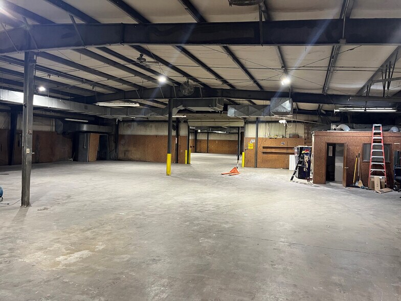 More Photos Of 6190 US Hwy 220, Stoneville Warehouse For Lease