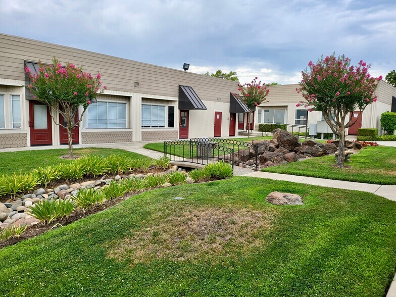 More Photos Of 8300 Fair Oaks Blvd, Carmichael Office For Sale