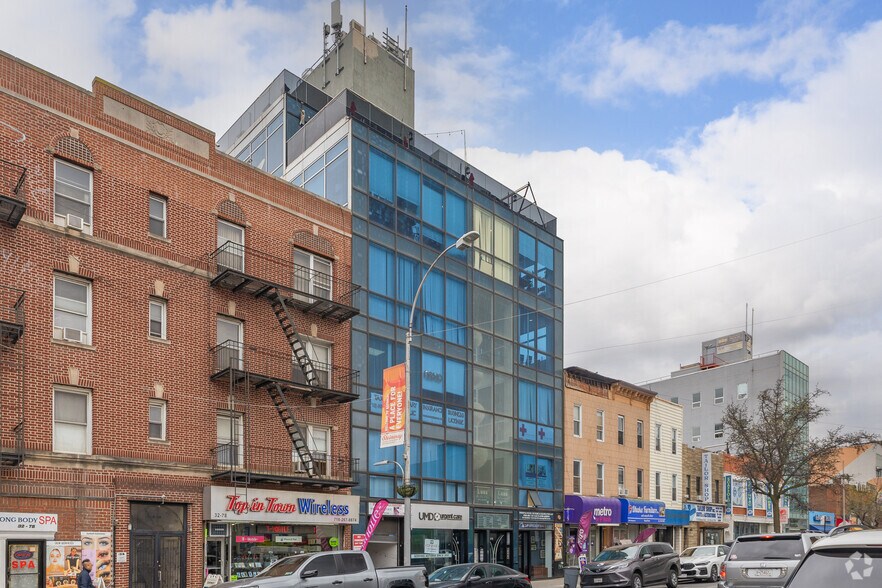 More Photos Of 3272 Steinway St, Astoria Office For Lease