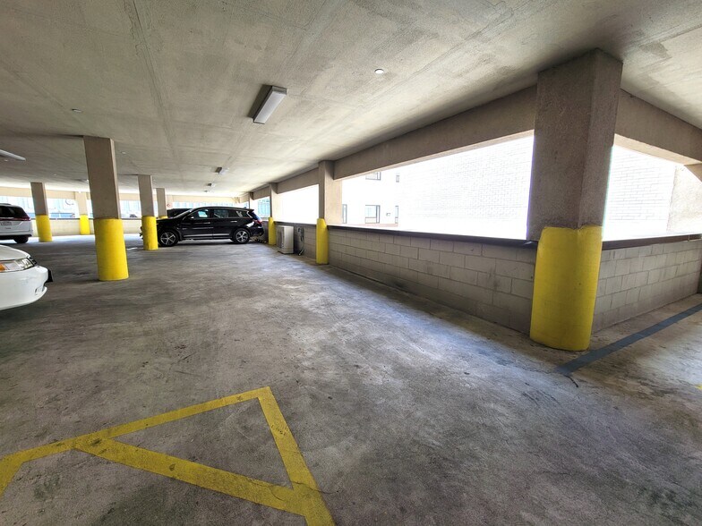 More Photos Of 76-09 Queens Blvd, Elmhurst Office For Lease