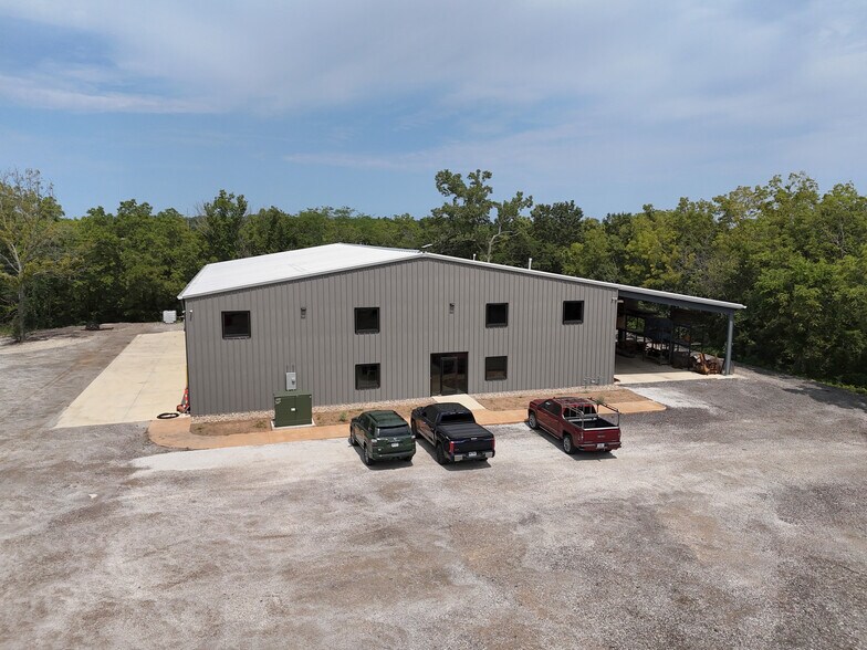 More Photos Of 955 SE AA Hwy, Blue Springs Industrial For Lease