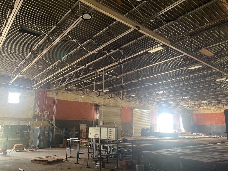 More Photos Of 15439 US Highway 301, Dade City Warehouse For Sale