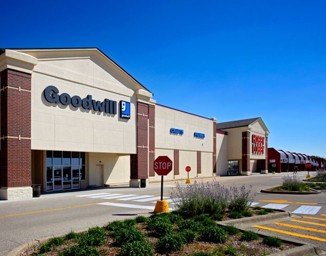 More Photos Of 2000 N Richmond Rd, Mchenry Storefront For Sale