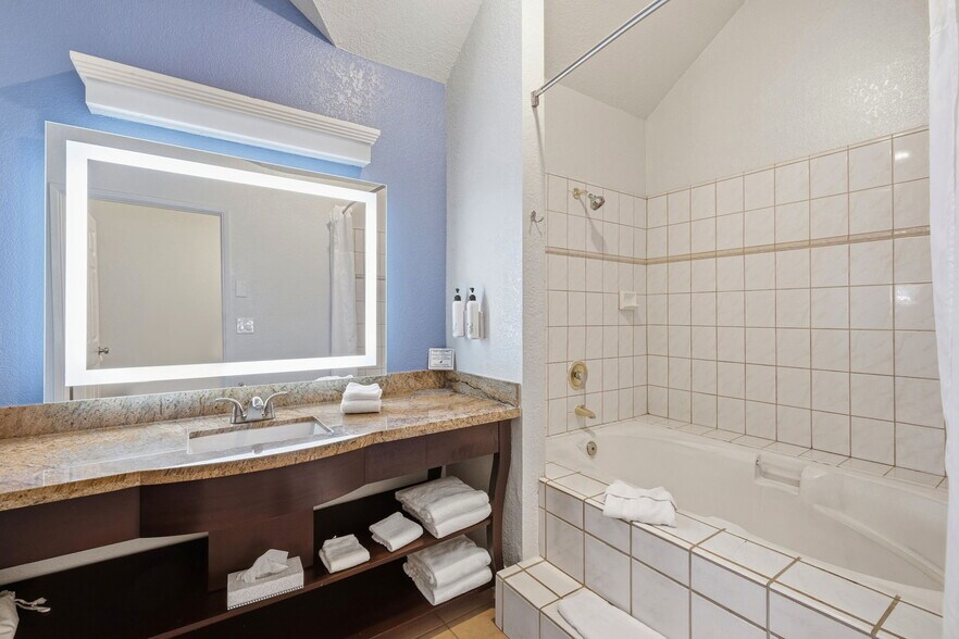More Photos Of 600 Riverside Ave, Santa Cruz Hotel For Sale
