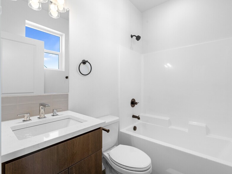 More Photos Of 3246 115th Ave, Portland Multifamily For Sale