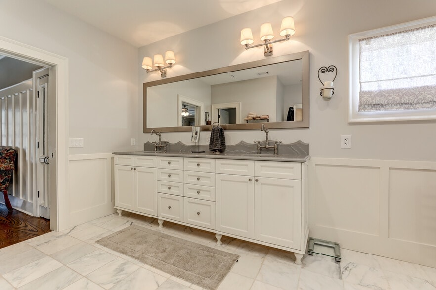 More Photos Of 2972 Lookout Pl NE, Atlanta Office Residential For Sale