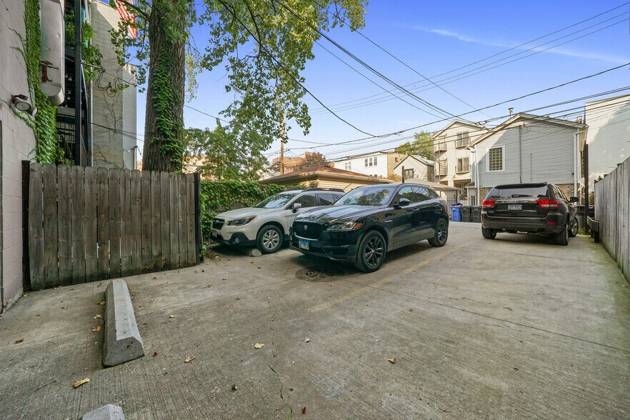 More Photos Of 907 N Damen Ave, Chicago Storefront Retail Residential For Lease