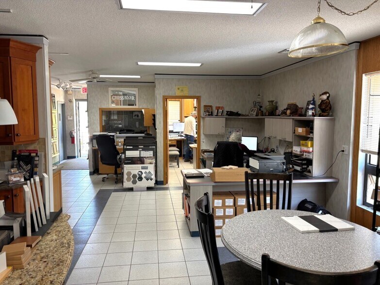 More Photos Of 91 Willenbrock Rd, Oxford Flex For Sale