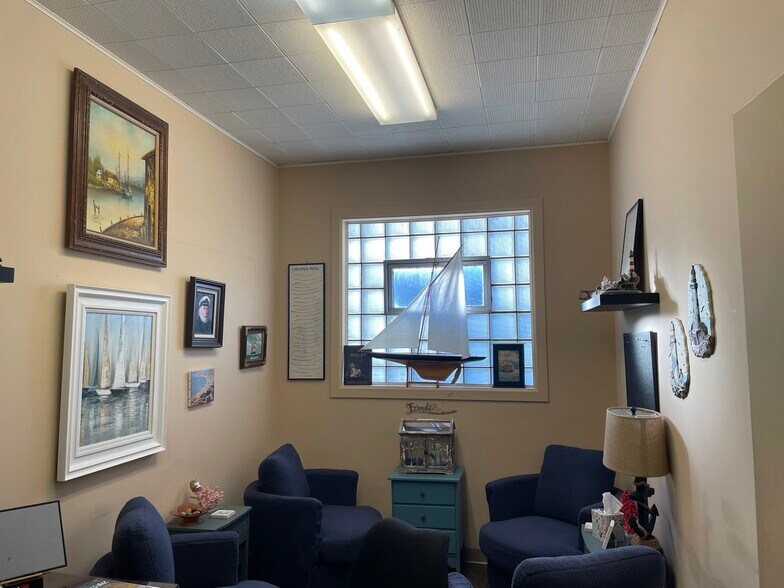 More Photos Of 621 Broadway, Chesterton Medical For Sale