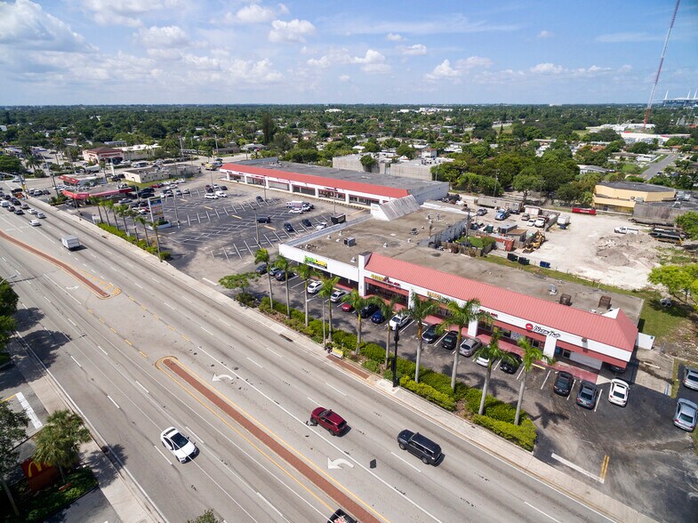 More Photos Of 19904 NW 2nd Ave, Miami Unknown For Lease