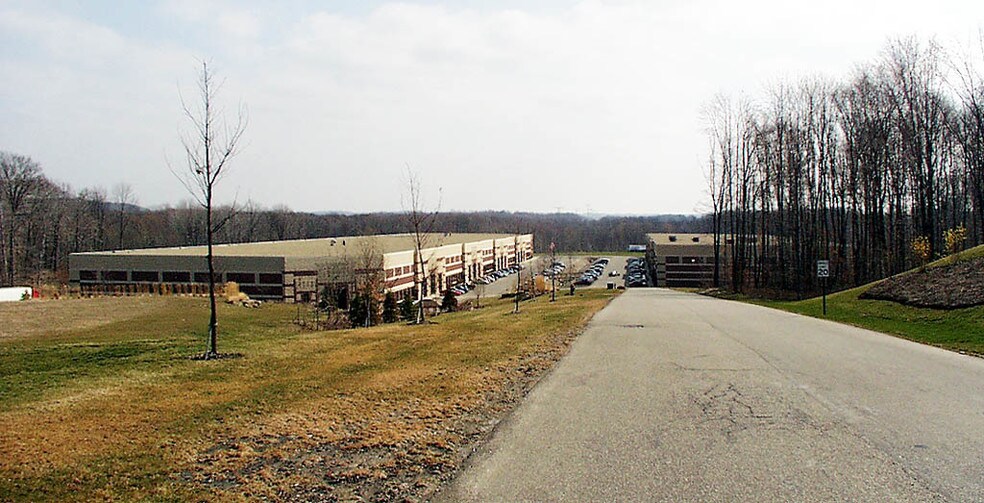 More Photos Of 2477 Edison Blvd, Twinsburg Warehouse For Lease