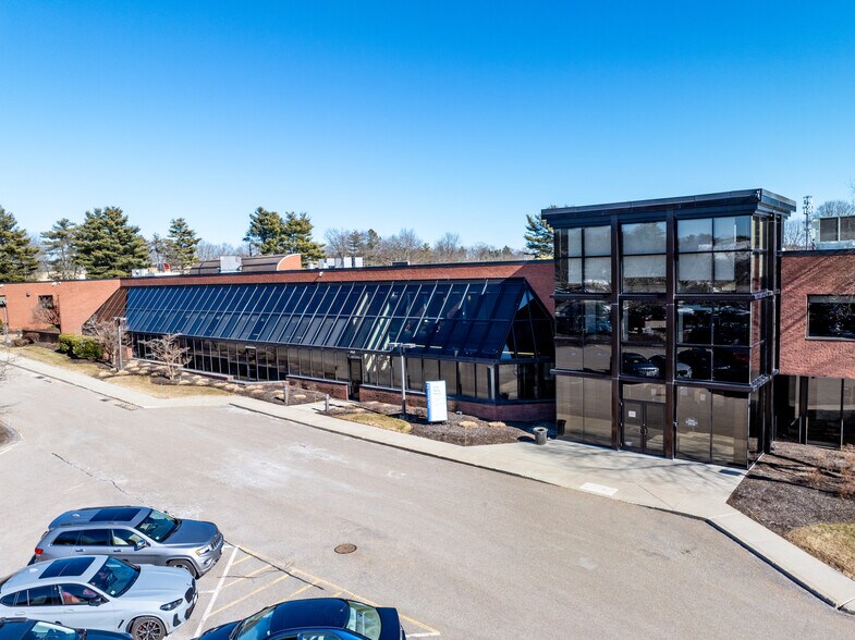 More Photos Of 575 West St, Mansfield Light Distribution For Lease