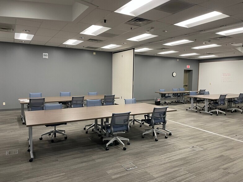 More Photos Of 3201-3301 Armar Dr, Marion Coworking Space